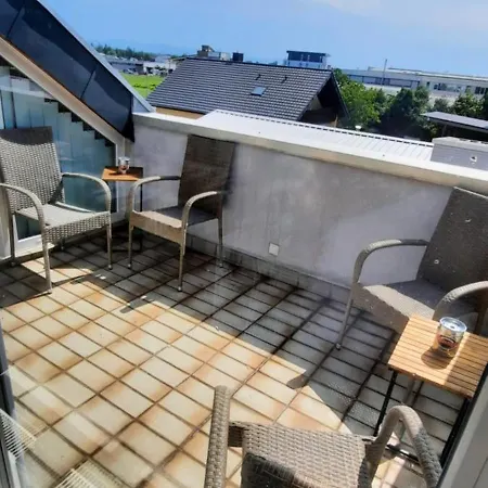 Moderne 2-zimmer-wohnung Mit Balkon - Ideal Fuer 4 Gaeste * Rheinstetten