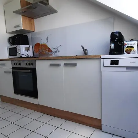 Appartement Moderne 2-zimmer-wohnung Mit Balkon - Ideal Fuer 4 Gaeste *
