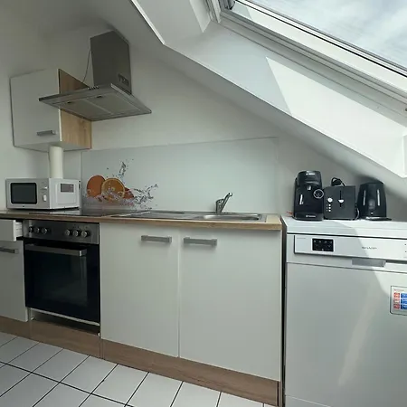 Appartement Moderne 2-zimmer-wohnung Mit Balkon - Ideal Fuer 4 Gaeste *