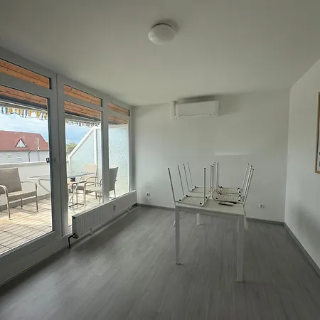 Moderne 2-zimmer-wohnung Mit Balkon - Ideal Fuer 4 Gaeste Appartement